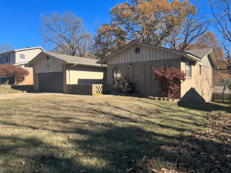 Sherwood House: 8610 Woodridge Drive