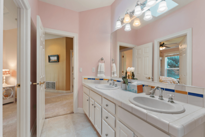 Lake Oswego House: 14112 Heathrow ln