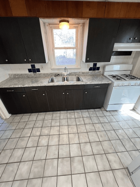 Fayette Apartment: 507 King St, Fayette IA