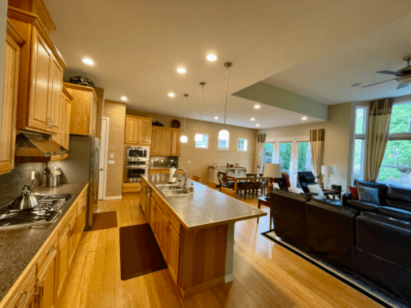 Redmond House: 23124 NE 123rd ST