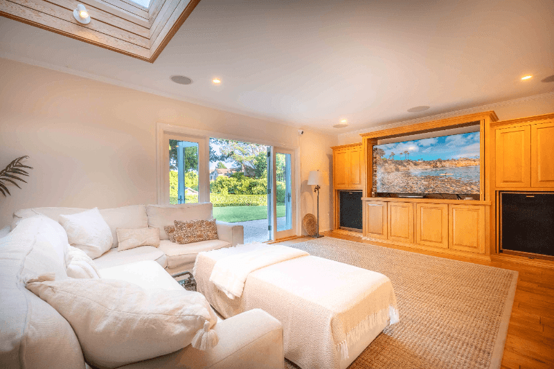 La Jolla House: 6275 La Jolla Scenic Dr S