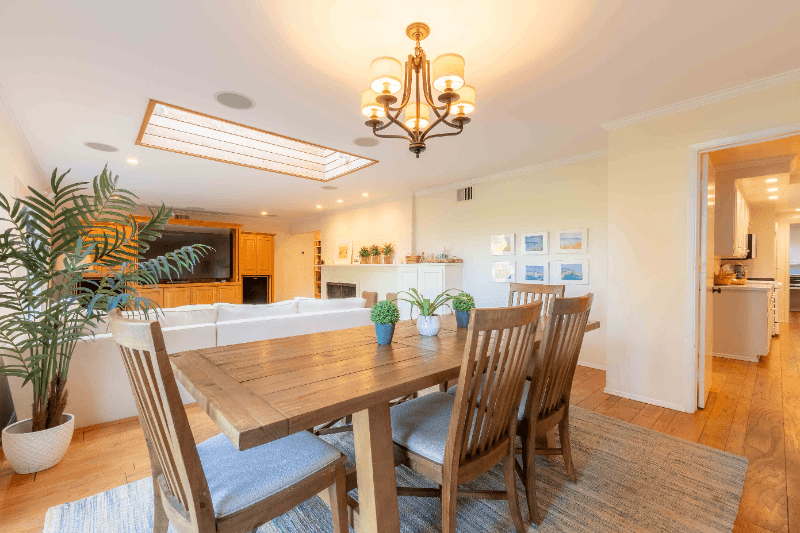 La Jolla House: 6275 La Jolla Scenic Dr S