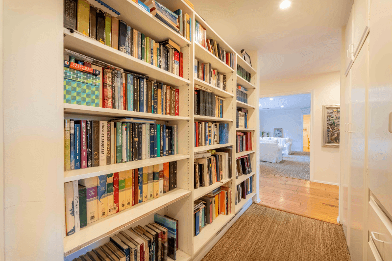 La Jolla House: 6275 La Jolla Scenic Dr S