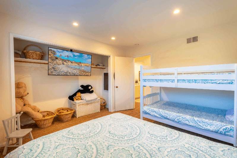 La Jolla House: 6275 La Jolla Scenic Dr S