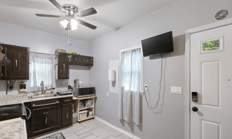 Bowie House: 12200 lanham severn rd