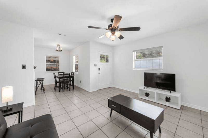 Jacksonville House: 2637 Ernest St