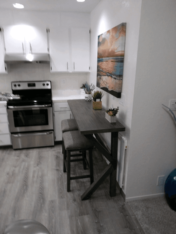 Daly City Single Room: 300 A Warwick ST.