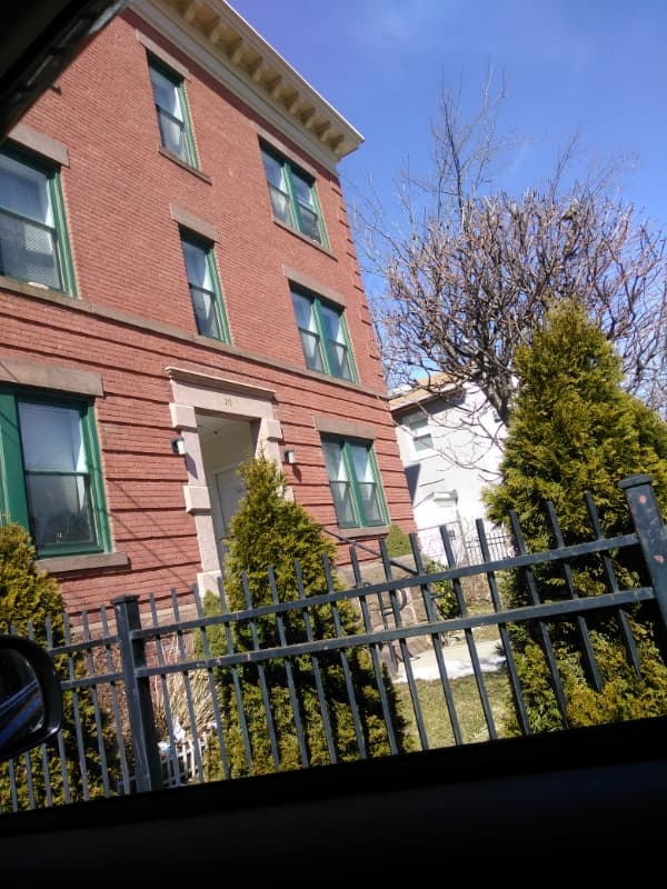 Hartford Townhome: 29 b Edgewood st 2 FL