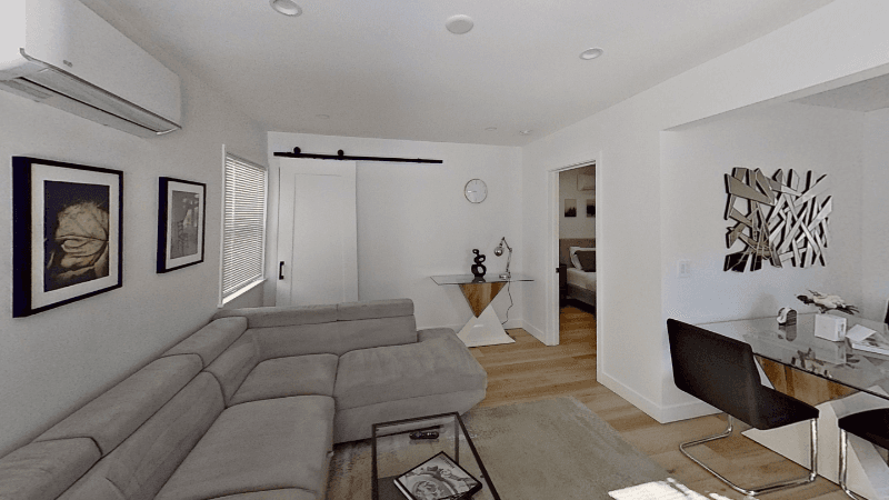NORTH HOLLYWOOD House: 10863 KLING ST # 4