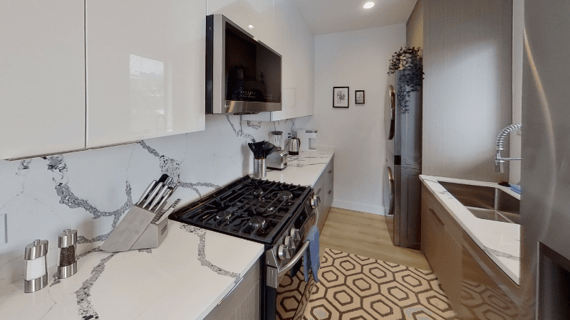 North Hollywood Apartment: 11249 HUSTON ST