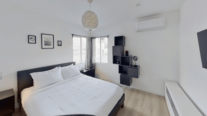 North Hollywood Apartment: 11249 HUSTON ST