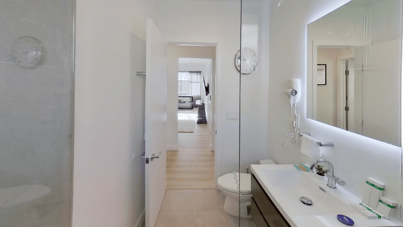North Hollywood Apartment: 11249 HUSTON ST