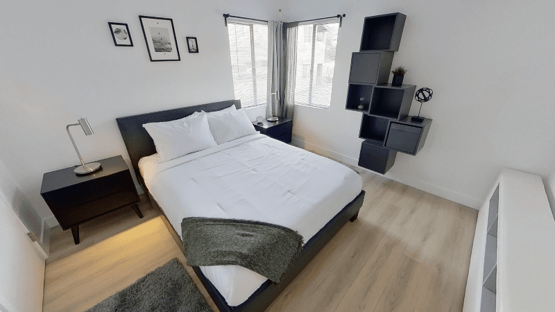 North Hollywood Apartment: 11249 HUSTON ST