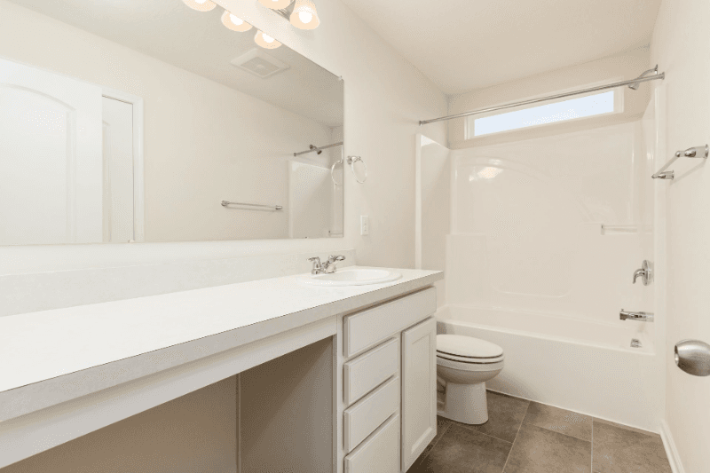 Johnstown House: 220 Whitetail Trl