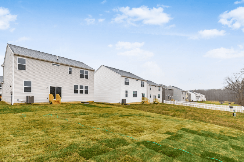 Johnstown House: 220 Whitetail Trl