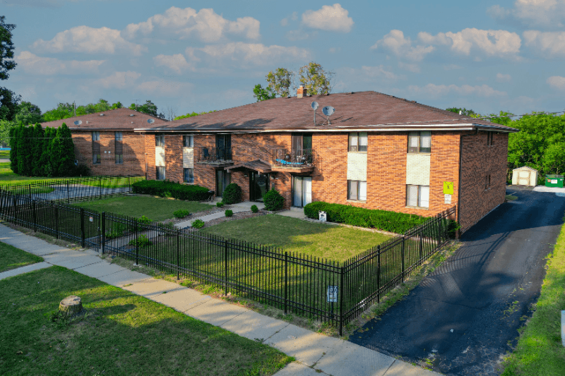 Milwaukee Apartment: 7512 N. GRANVILLE RD
