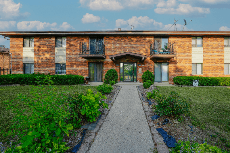 Milwaukee Apartment: 7512 N. GRANVILLE RD