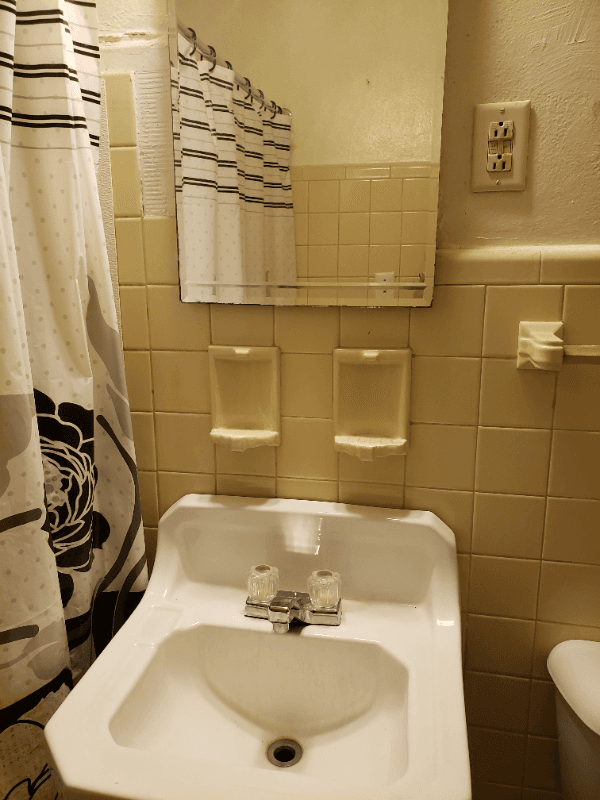 Rockford Apartment: 1005 Garfield Ave, Rockford IL