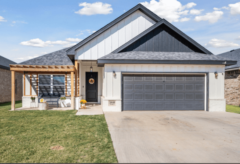 Lubbock House: 5840 Itasca St