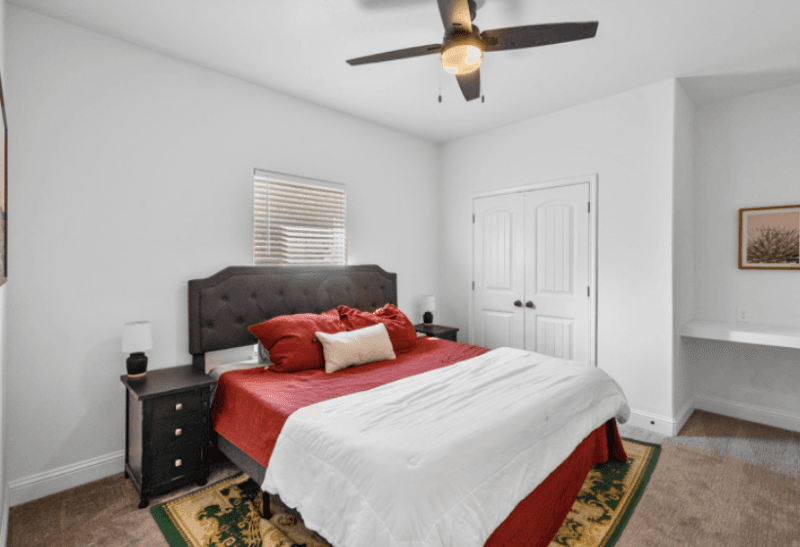 Lubbock House: 5840 Itasca St