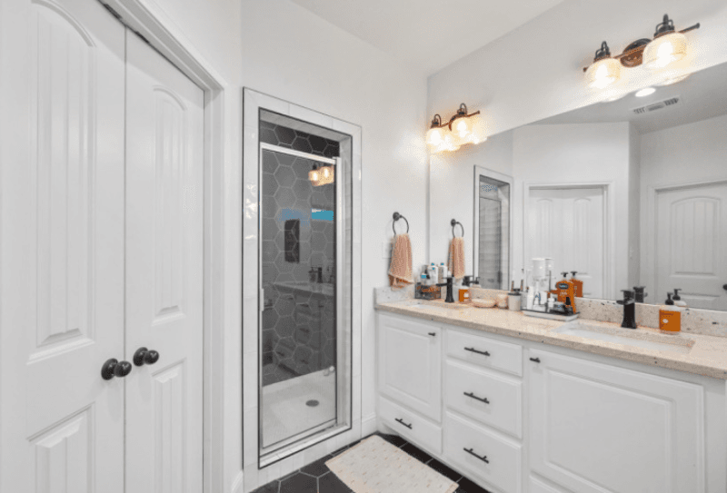 Lubbock House: 5840 Itasca St