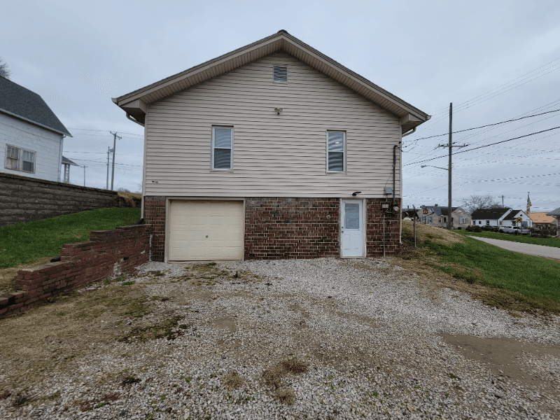 Bloomfield House: 530 South Seminary Street