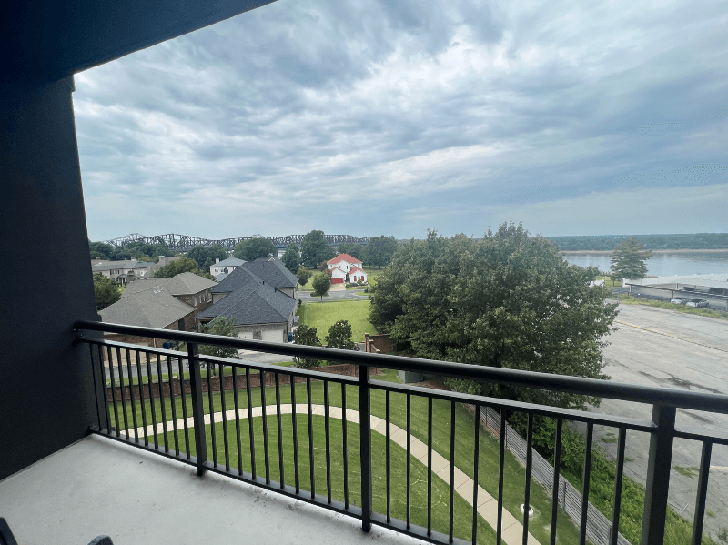 Memphis Apartment: 717 Riverside Drive