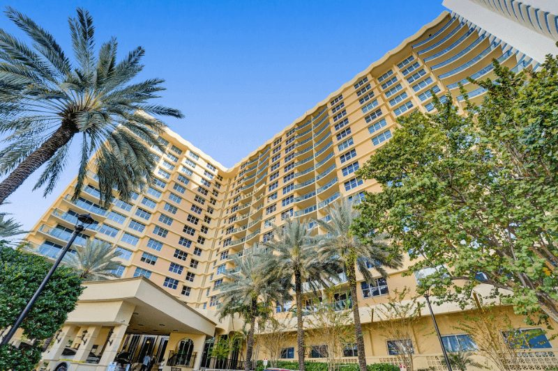 HOLLYWOOD Condo: 2501 S OCEAN DR