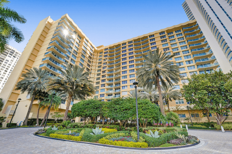 HOLLYWOOD Condo: 2501 S OCEAN DR