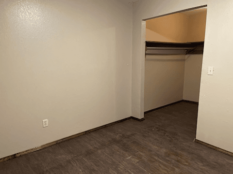 Wilburton Apartment: 902 Cynthia Street
