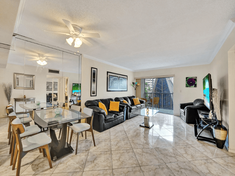 Sunny Isles Beach House: 201 178th Drive