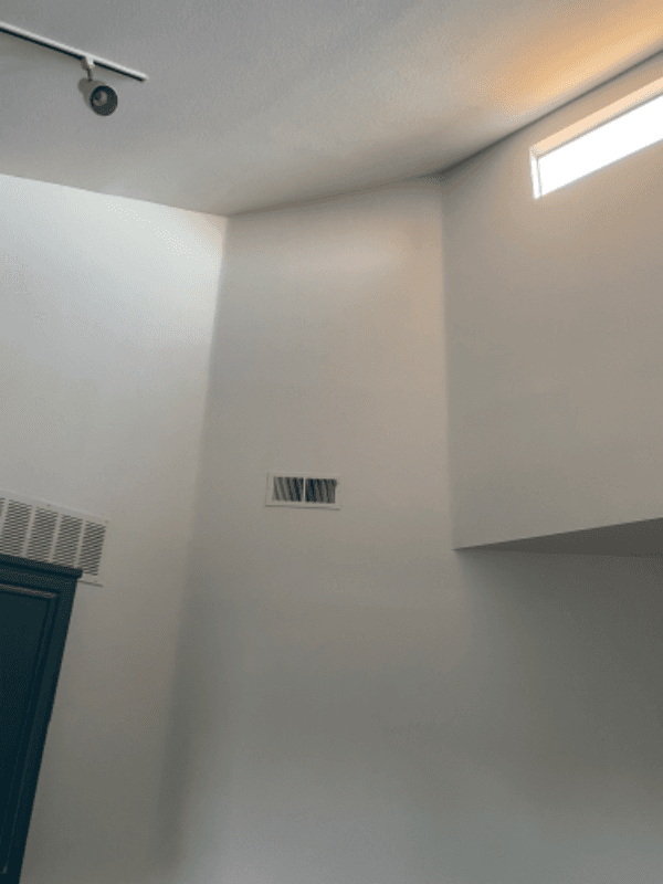 Los Angeles Apartment: 2436 S. Federal Ave 8