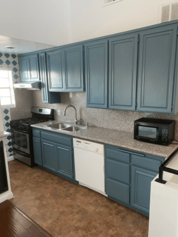 Los Angeles Apartment: 2436 S. Federal Ave 8
