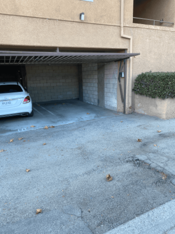 Los Angeles Apartment: 2436 S. Federal Ave 8