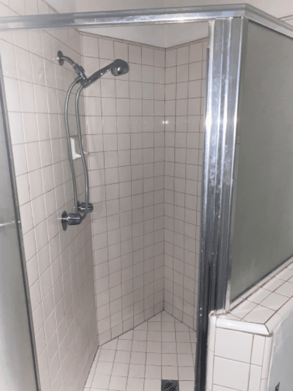 Los Angeles Apartment: 2436 S. Federal Ave 8