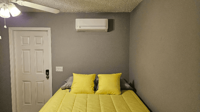 Deltona Single Room: 2885 W Huron Dr.