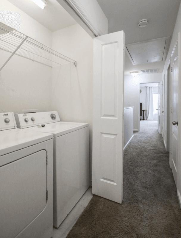 Savannah Townhome: 1506 E Henry street
