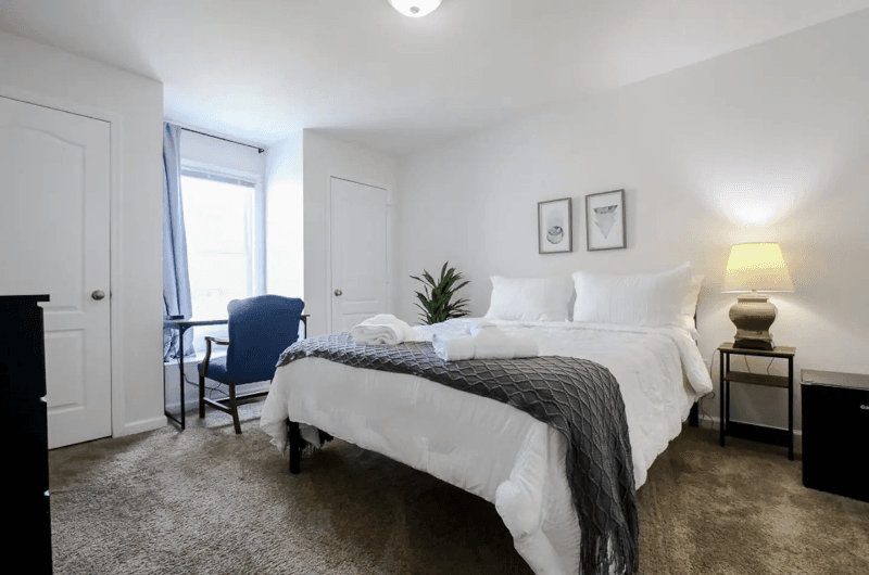 Savannah Townhome: 1506 E Henry street