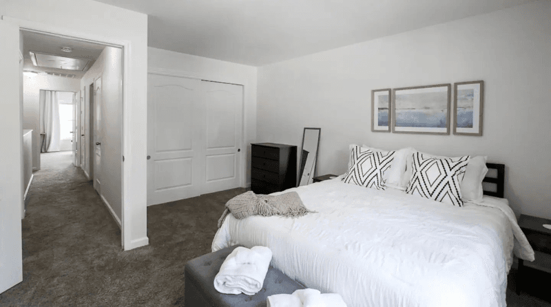 Savannah Townhome: 1506 E Henry street