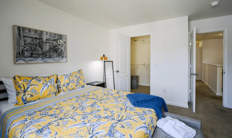 Savannah Townhome: 1506 E Henry street