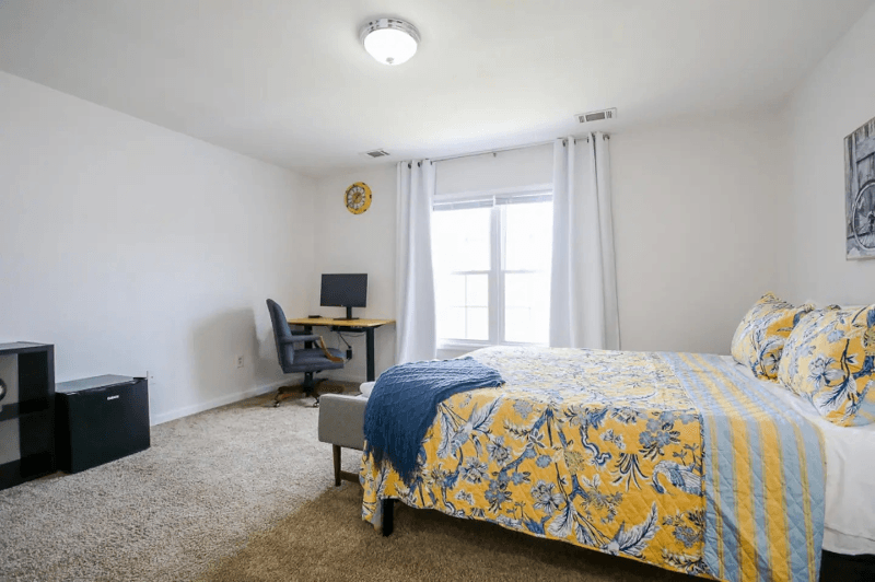 Savannah Townhome: 1506 E Henry street