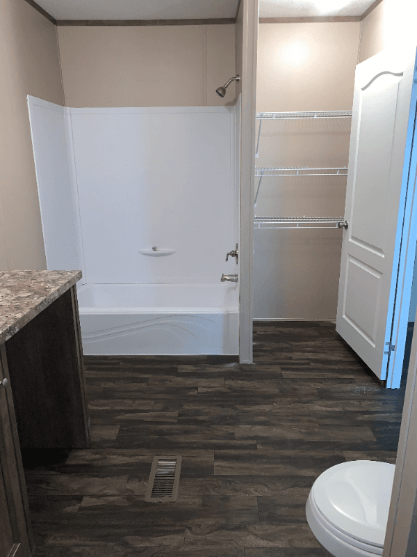 Muncie House: 10 E Dogwood Dr