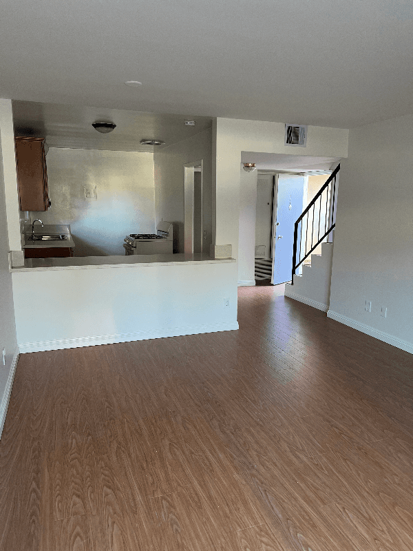 Pasadena Apartment: 305 N. Vinedo Ave #1