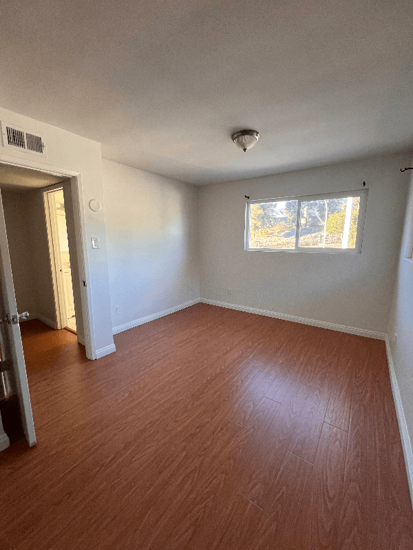 Pasadena Apartment: 305 N. Vinedo Ave #1