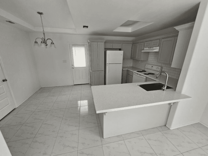 San Juan Apartment: 700 N. Veterans Blvd