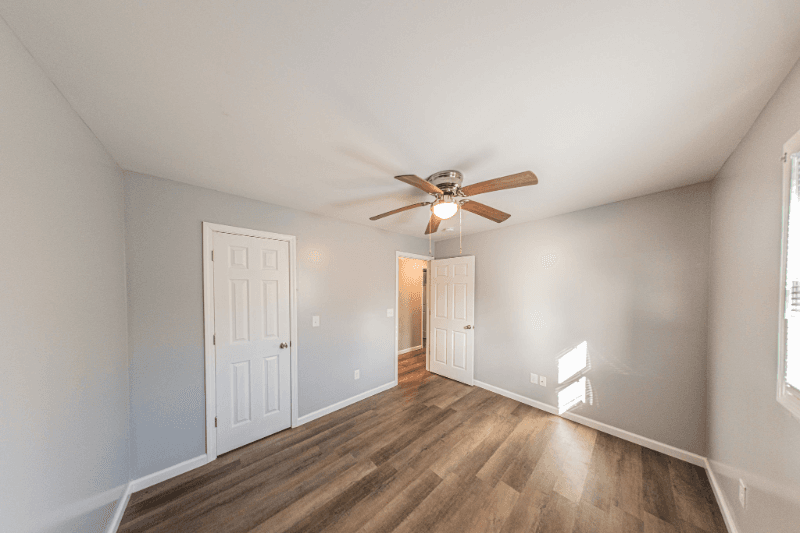 Cadiz Multiplex: 120 Lake Dr