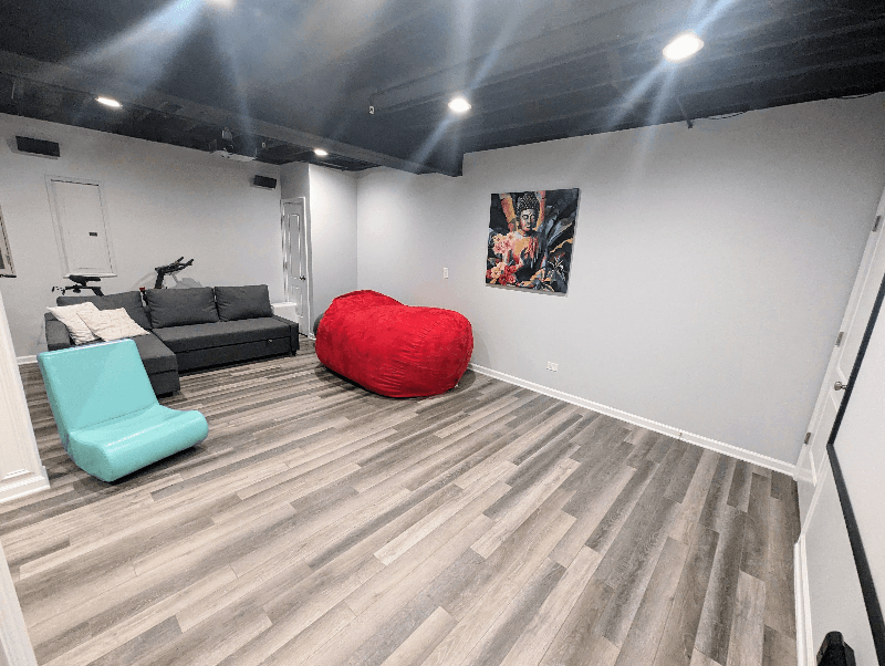 Itasca Townhome: 394 E Tall Oaks Ln