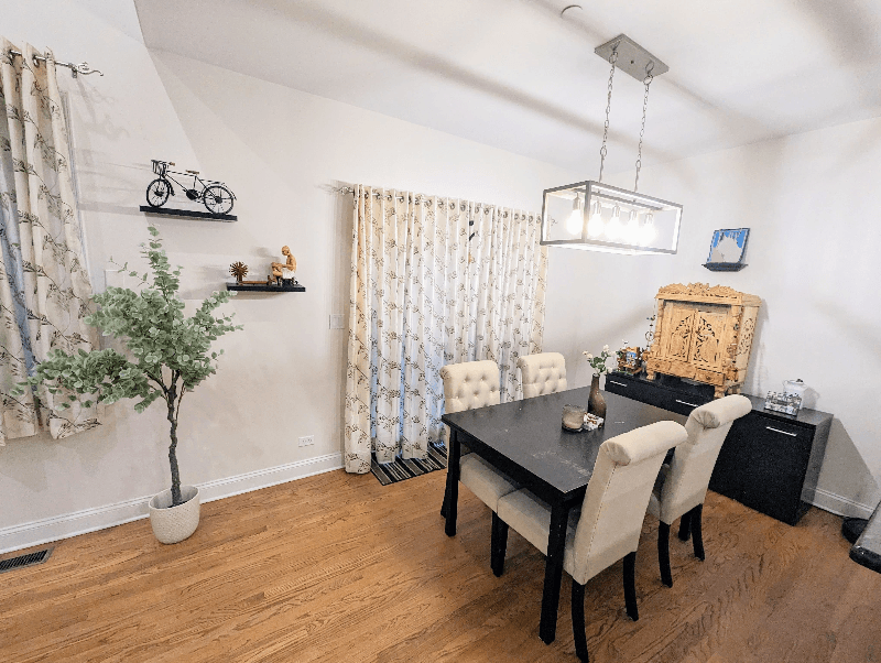 Itasca Townhome: 394 E Tall Oaks Ln