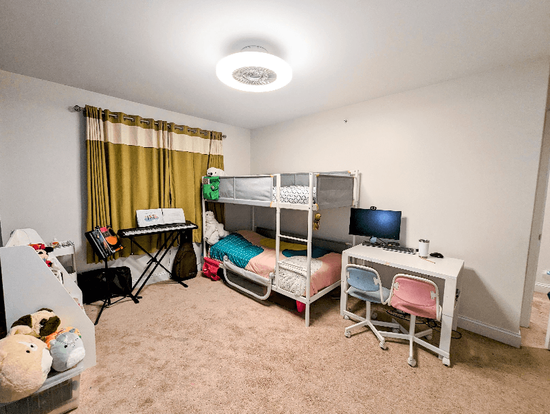 Itasca Townhome: 394 E Tall Oaks Ln