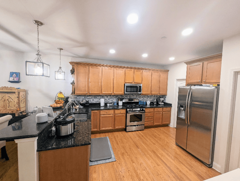 Itasca Townhome: 394 E Tall Oaks Ln